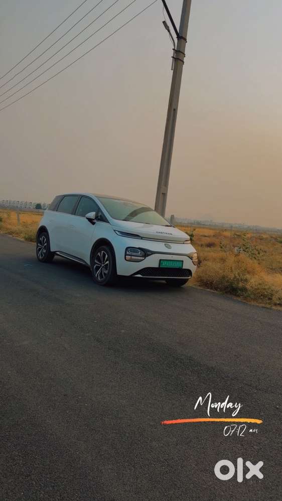 Mg(10 Months ) Windsor Ev 2025 Automatic Pro Variant