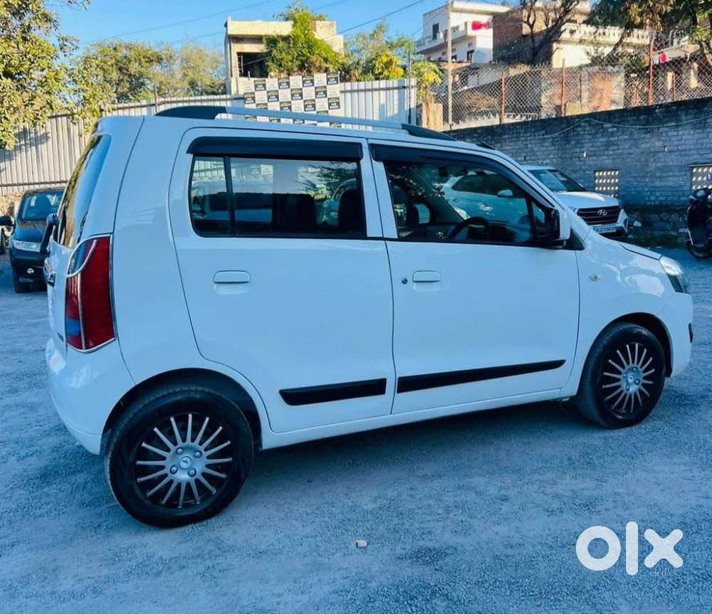 Maruti Suzuki Wagon R Vxi Amt1.2, 2017, Petrol