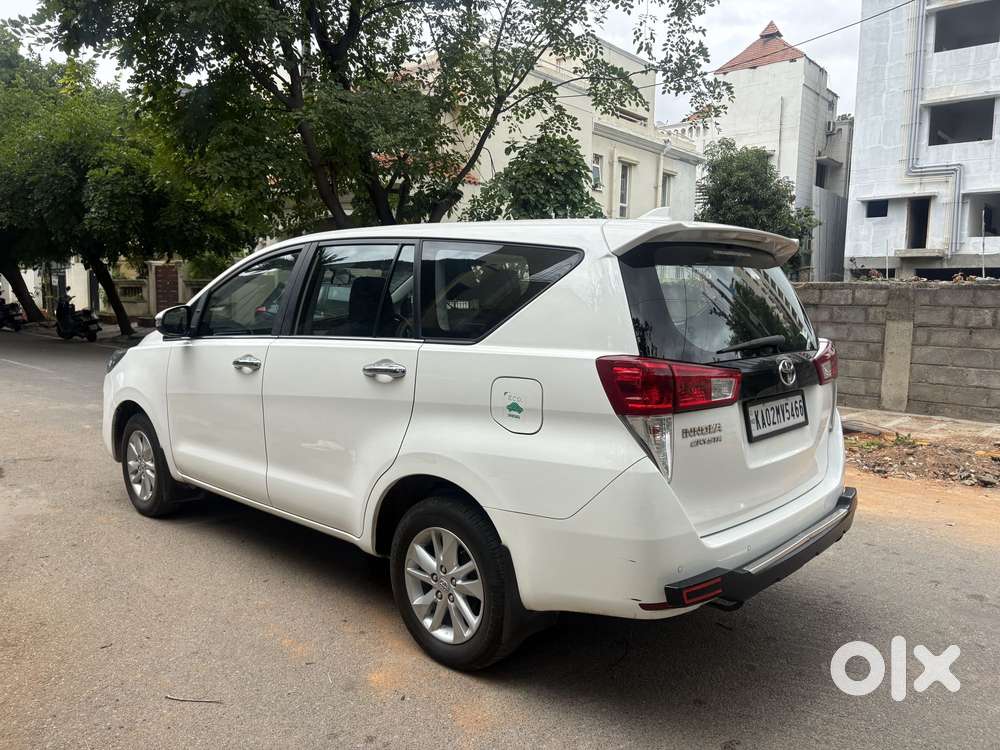 Toyota Innova Crysta 2.4 G Mt 7 Str, 2024, Diesel