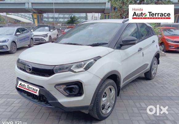 Tata Nexon Amt 1.2 Revotron Xma, 2023, Petrol