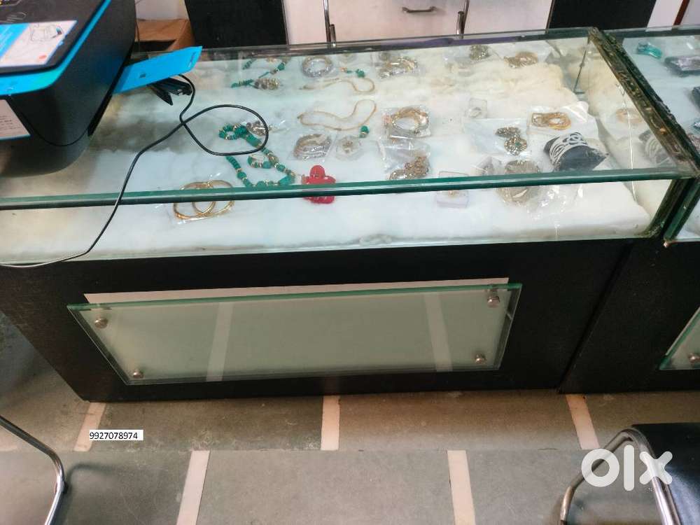 JEWELLERY/ COSMETIC SHOP COUNTER FOR SALE