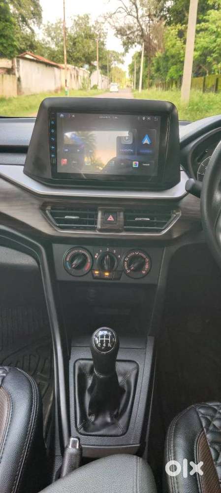 Maruti Suzuki Brezza 1.5 Lxi Cng, 2024, Cng & Hybrids