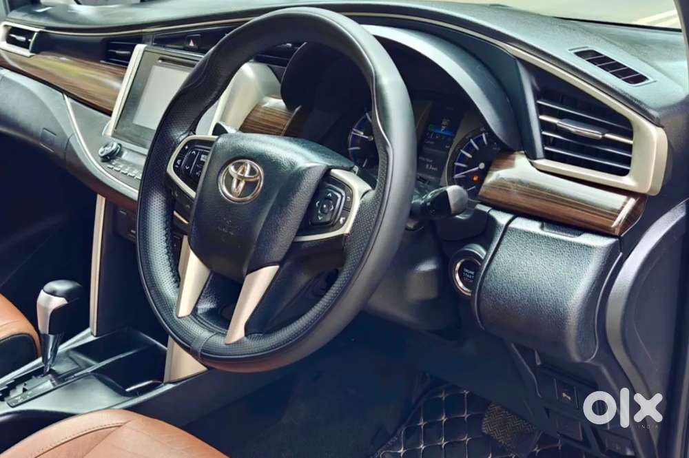 Toyota Innova Crysta 2.8 Zx At 7 Seater, 2017, Diesel