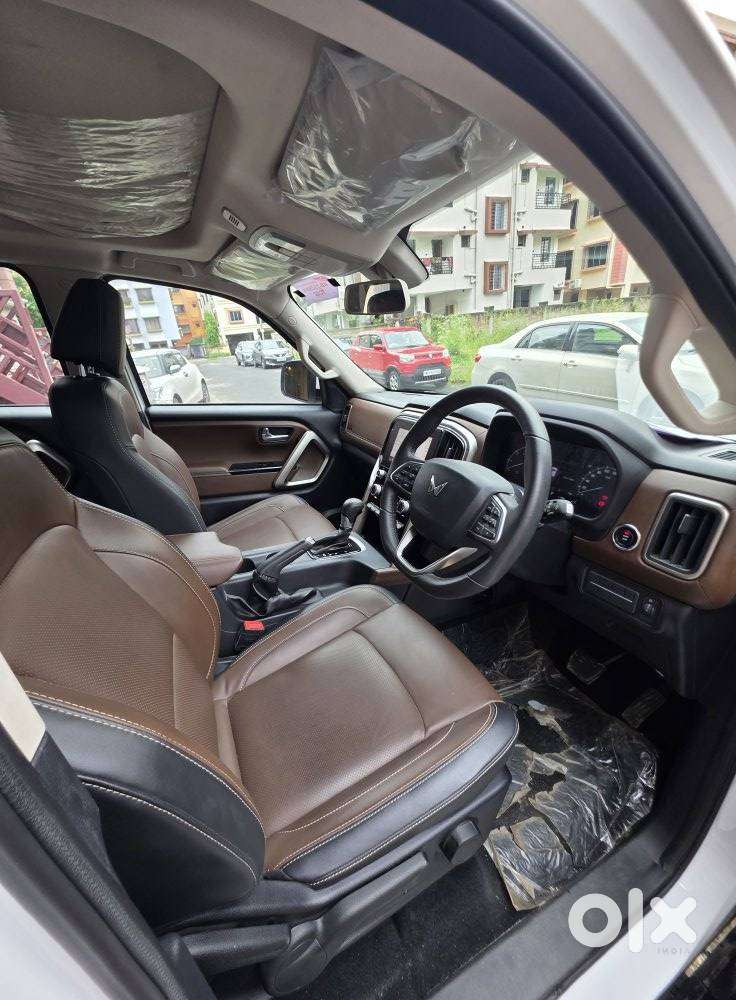 Mahindra Scorpio-n 2.0 Z8 Petrol At 7 Str, 2026, Petrol