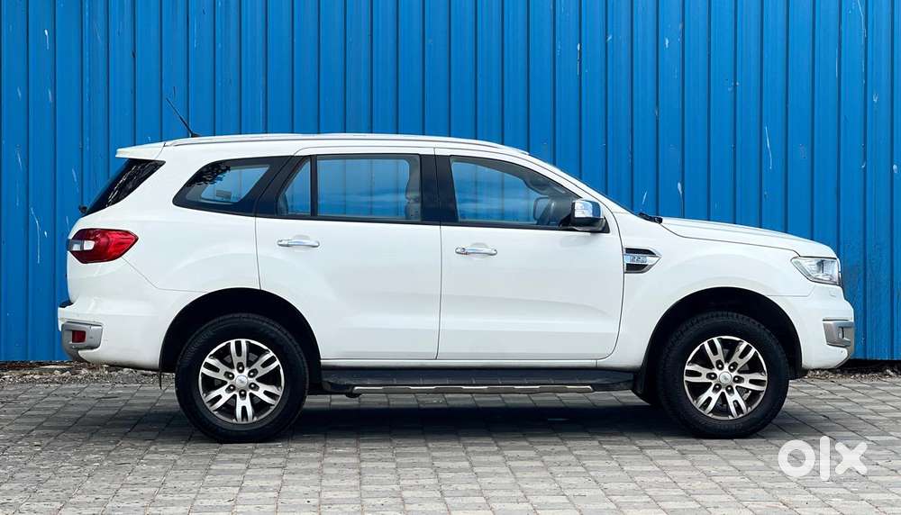 Ford Endeavour 2.2 Titanium At 4x2, 2016, Diesel