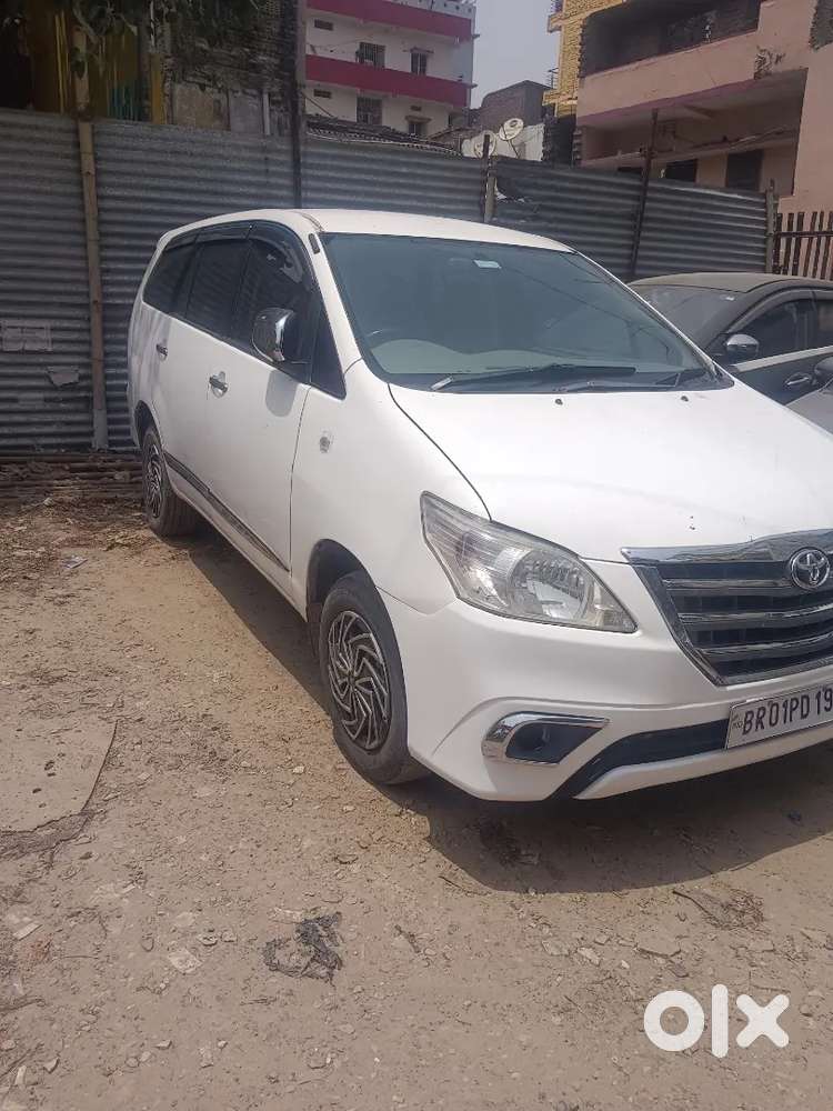 Toyota Innova 2012