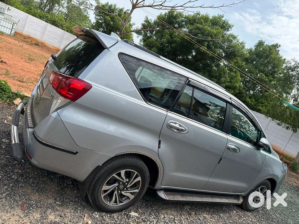 Toyota Innova Crysta 2024