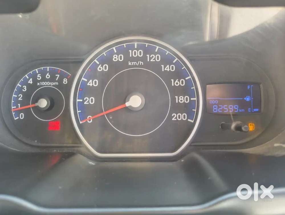 Urgent Sale: I10 Sportz 2011  82.5k Km  Clean & Maintained