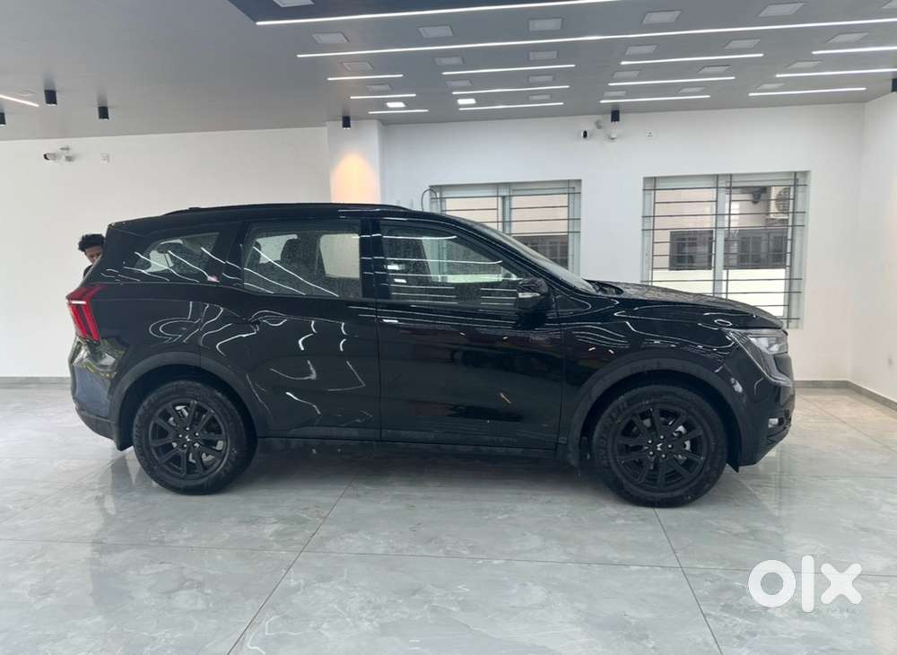 Mahindra Xuv700 Ax7l Diesel 2025 Ebony Edition