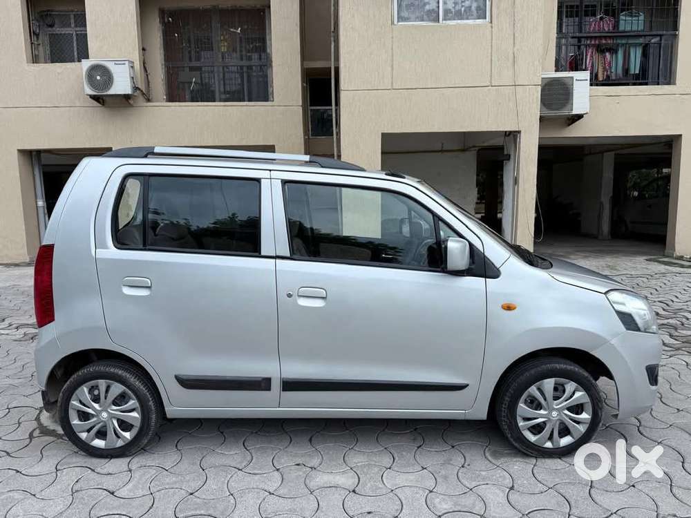 Maruti Suzuki Wagon R Vxi Amt1.2, 2017, Petrol