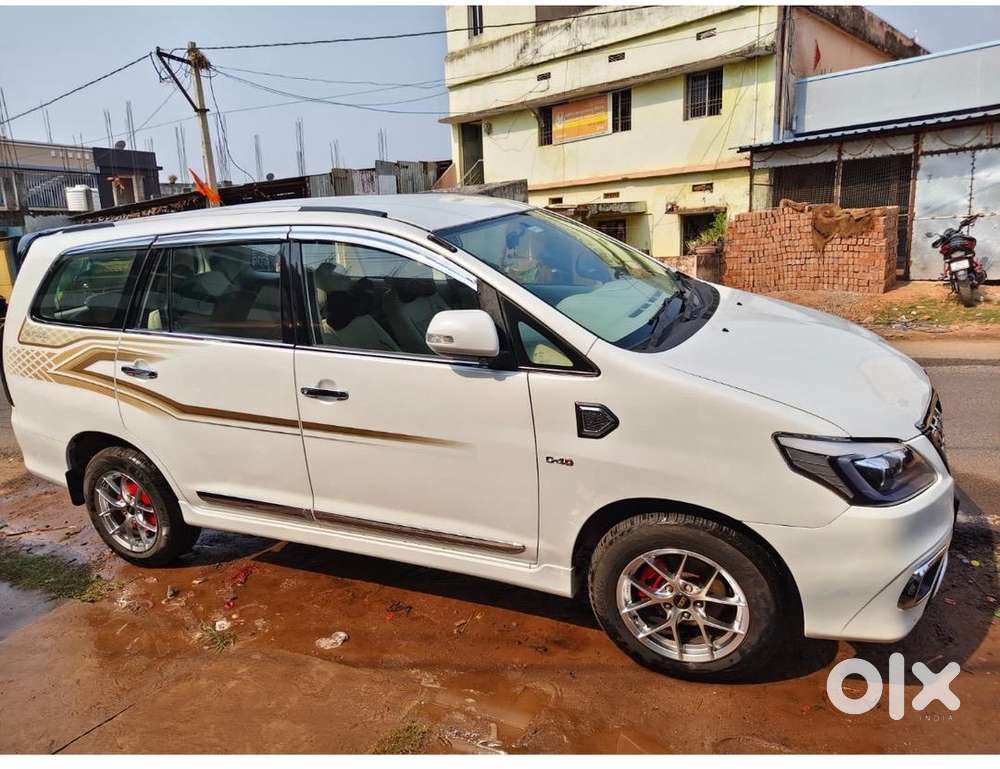 Toyota Innova 2015 Diesel Well Maintained