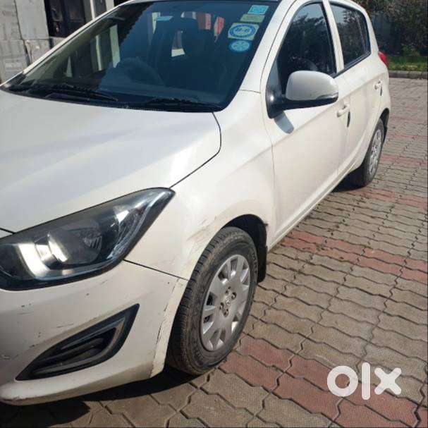 2013 I 20 White