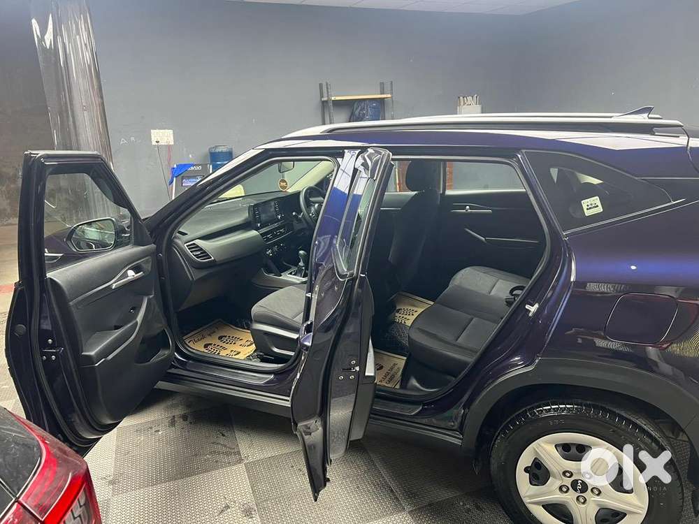 Kia Petrol 2023 Manual 29500 Km Driven