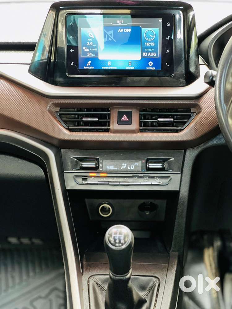 Maruti Suzuki Brezza 1.5 Zxi Smart Hybrid, 2022, Petrol