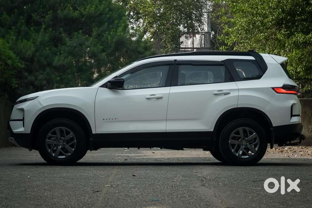 Tata Safari Pure Plus S Dark Edition At, 2025, Diesel
