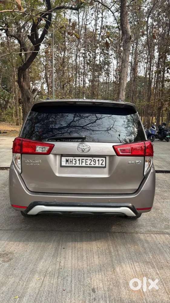 Toyota Innova Crysta 2019 Diesel 117890 Km Driven