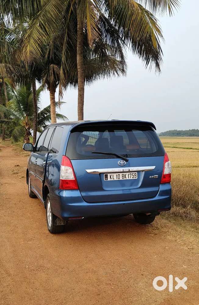 Toyota Innova 2012 V Full Option