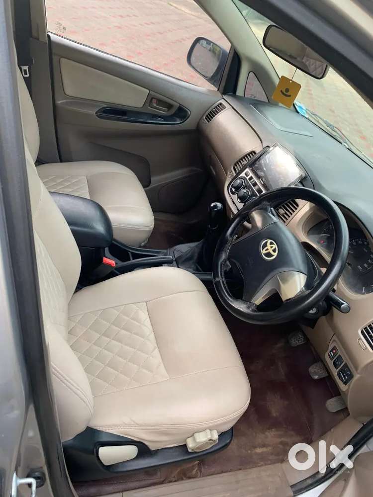 Toyota Innova G4 8 Str 2015 Petrol Manual