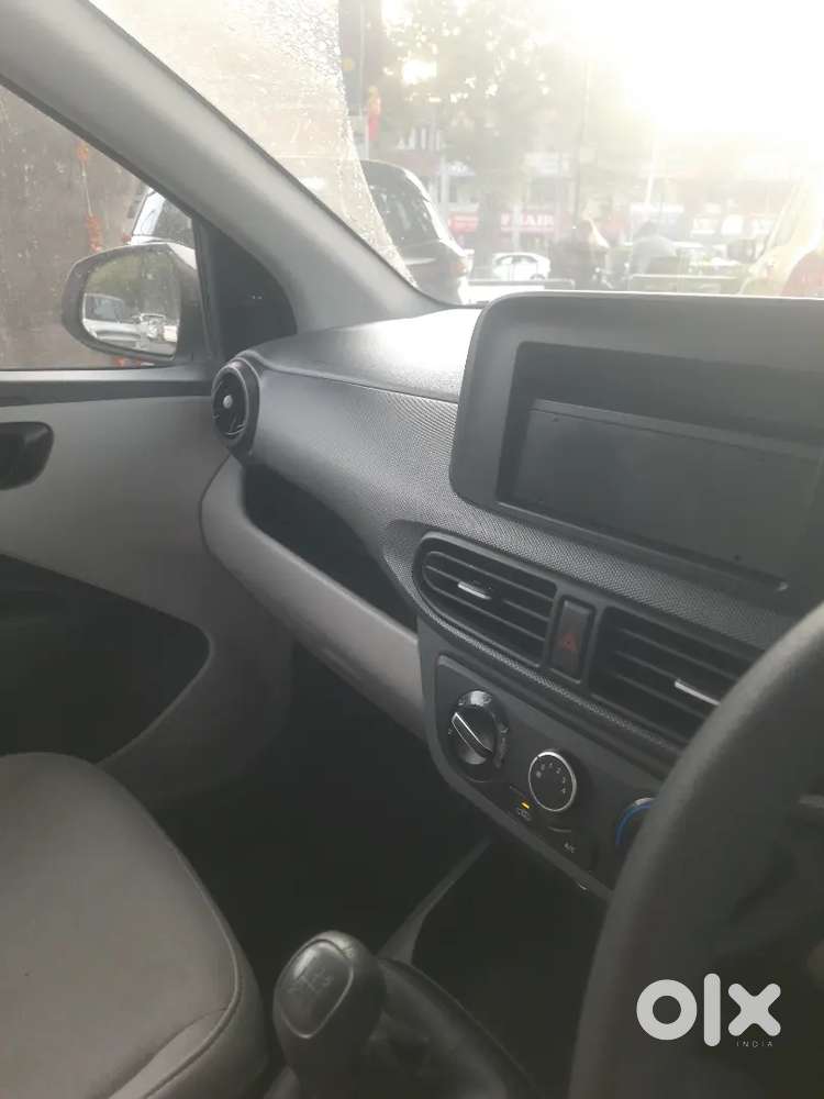 Hyundai Aura 2025 Cng & Hybrids 4000 Km Driven