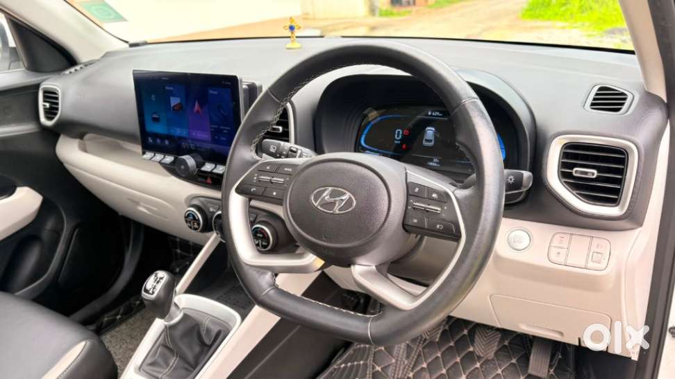 Hyundai Venue Sx (o) Mt 1.5 Diesel, 2023, Diesel