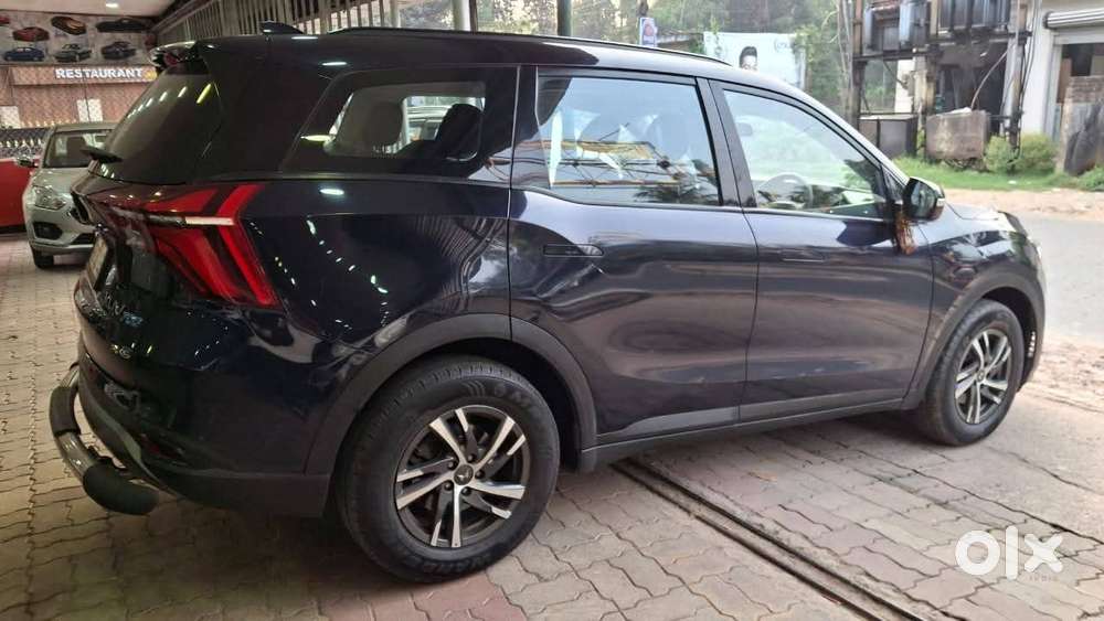 Mahindra Xuv700 2.0 Ax 5 Petrol Mt 7 Str, 2022, Petrol