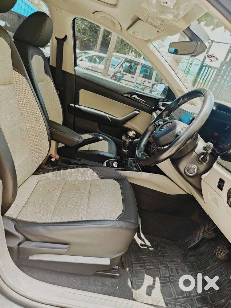 Skoda Slavia Style 1.0l Tsi Mt, 2022, Petrol