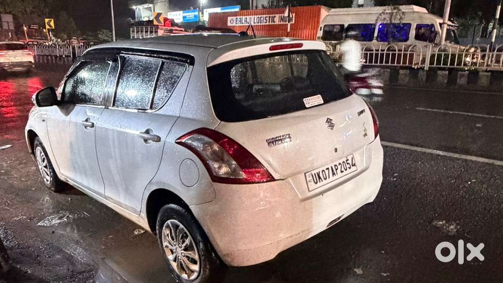 Maruti Suzuki Swift Petrol Manual 2012