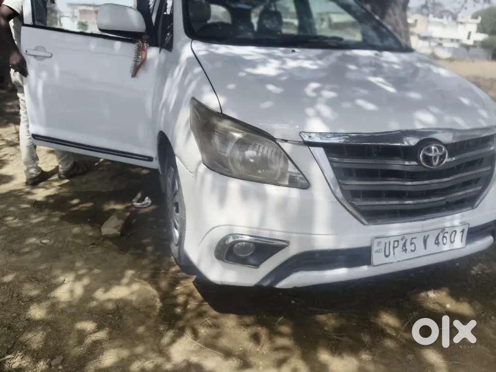 Toyota Innova 2011