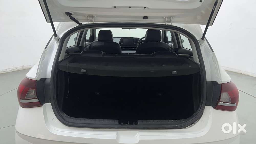 Hyundai I20 Sportz 1.2 Ivt, 2023, Petrol