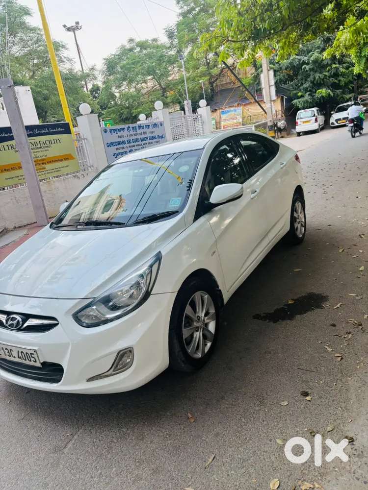 Hyundai Verna 2011 Petrol 200000 Km Driven And Also Cng