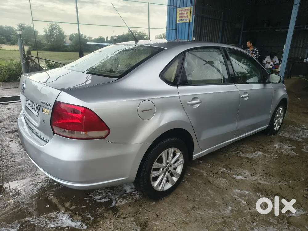 Volkswagen Vento Highline 2011 Car