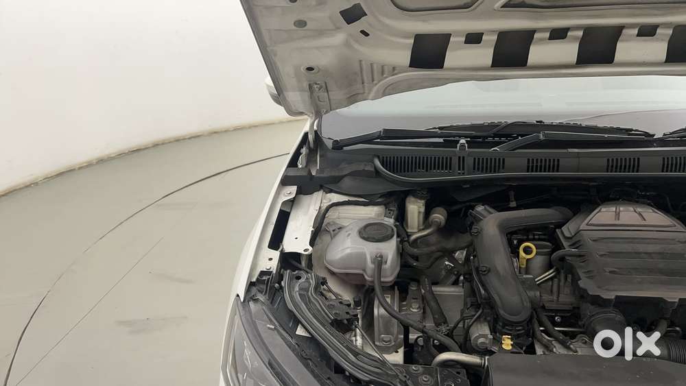 Skoda Slavia Style 1.0l Tsi At, 2022, Petrol