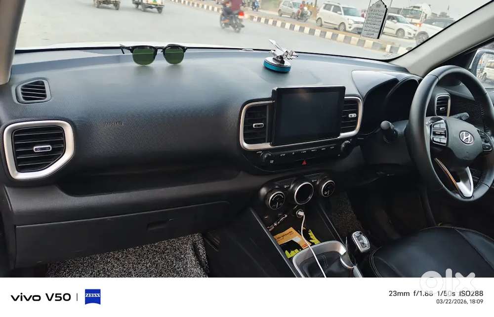 Hyundai Venue 2020 Petrol 130000 Km Driven