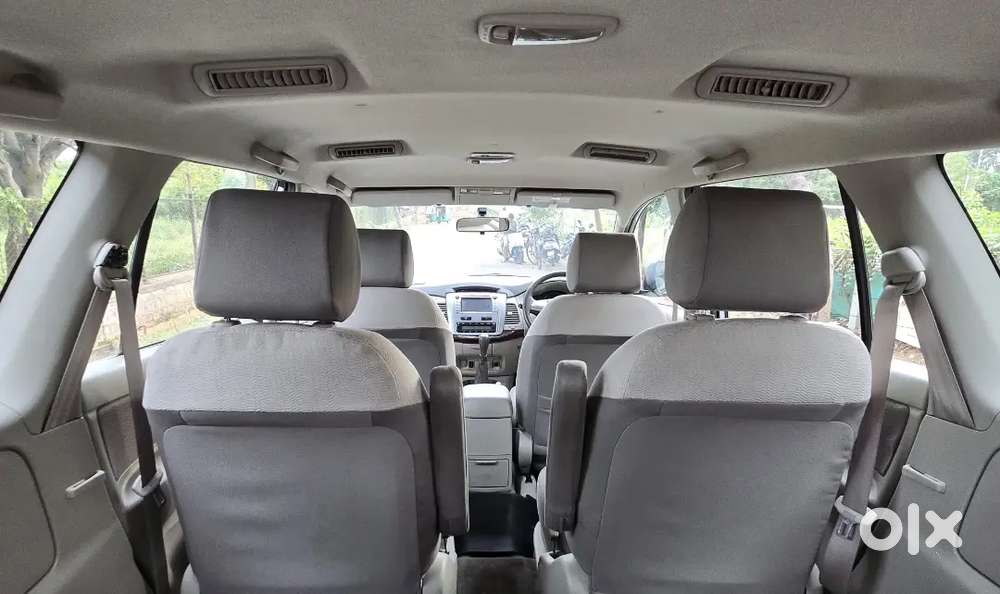 Toyota Innova 2.5 Vx Diesel Manual 2013,just 70000 Kilometers Driven