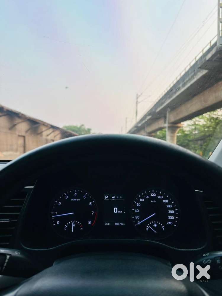 Hyundai Elantra 2.0 Sx Option Petrol Automatic Sunroof