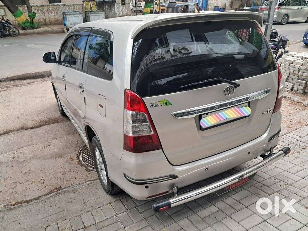 Toyota Innova 2.5 Vx 8 Seater Bs Iv, 2013, Diesel