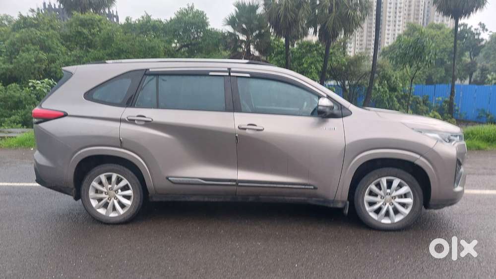 Toyota Innova Hycross 2.0 Vx Hybrid 8 Str, 2023, Petrol