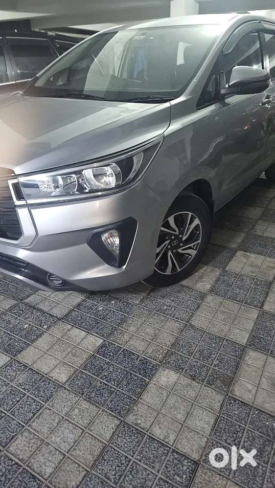 Toyota Innova Crysta 2022 2.4 G Mt 8 Str Delhi Registered