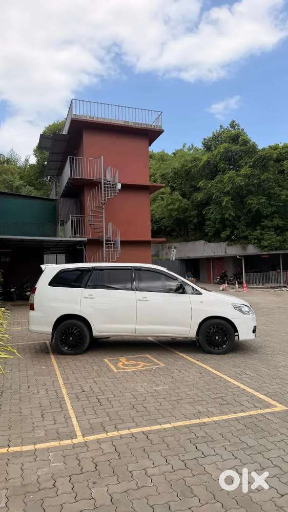 Toyota Innova 2013