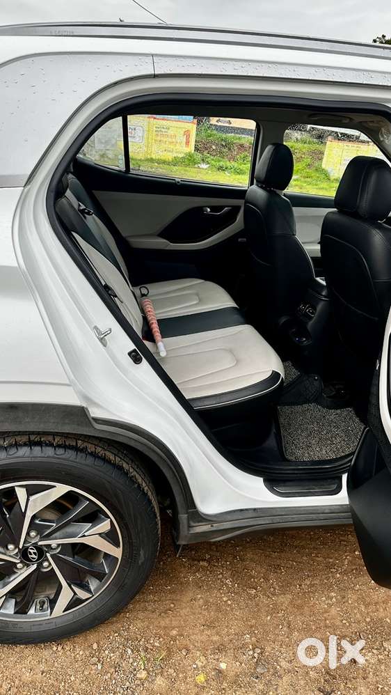 Hyundai Creta 2023 Diesel Under Warrenty,45500 Km Driven,showroom Cond