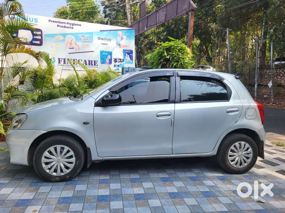 Toyota Etios Liva 2011 Petrol 140000 Km Driven