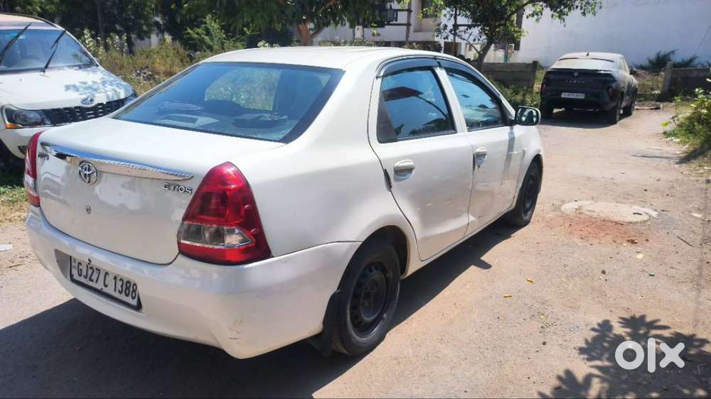 Toyota Etios G 2011, Patro/cng , 3 Rd Owner