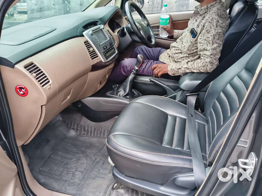 Toyota Innova 2.5 V 8 Str, 2016, Diesel