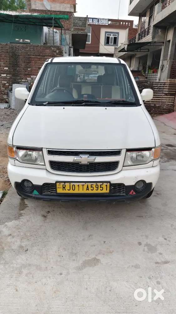 Chevrolet Tavera Neo 2017 Model
