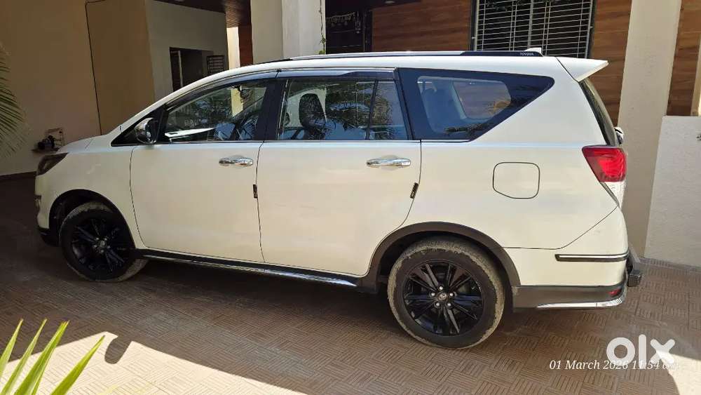 Toyota Innova Crysta 2.8 Touring Sport