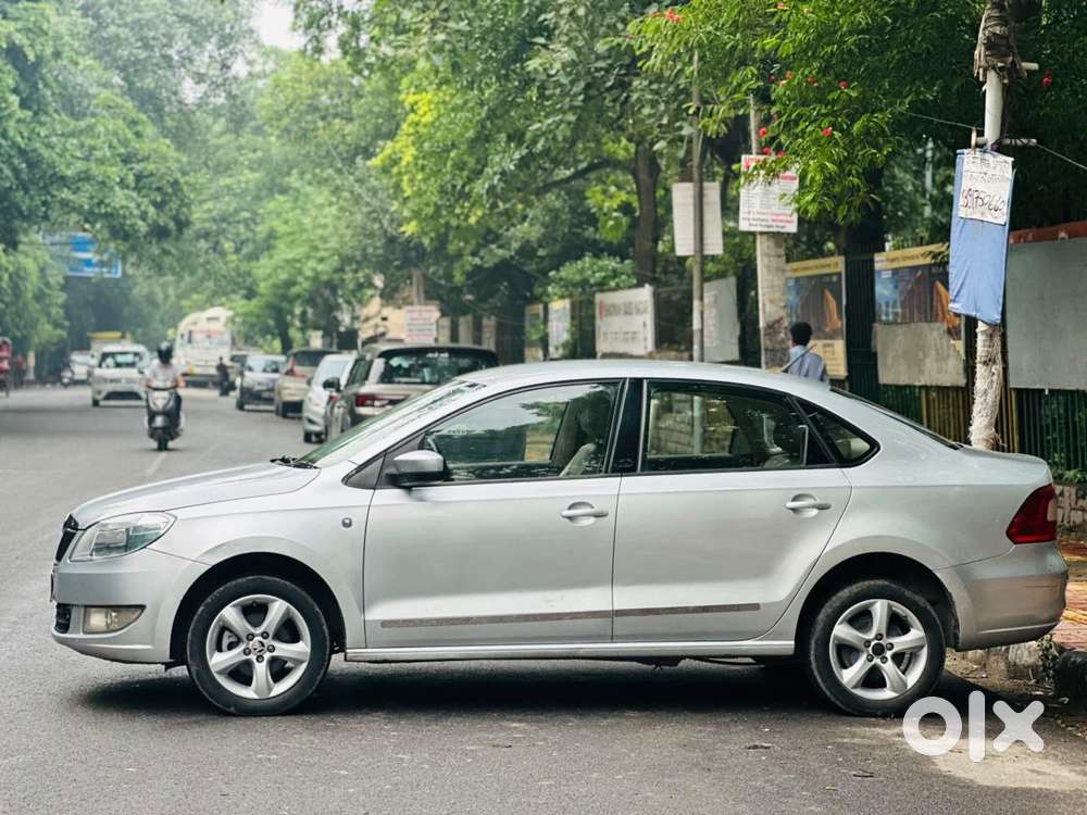 Skoda Rapid 1.6 Mpi Ambition Plus, 2014, Petrol