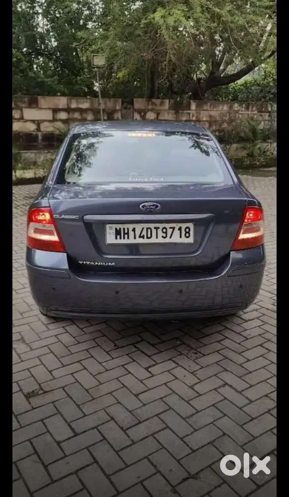 Ford Classic Titanium 2013 Car