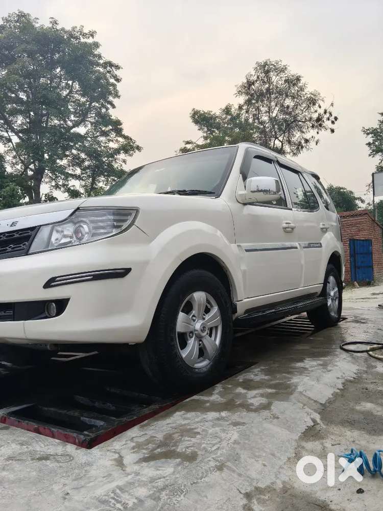 Tata Safari Storme 2016