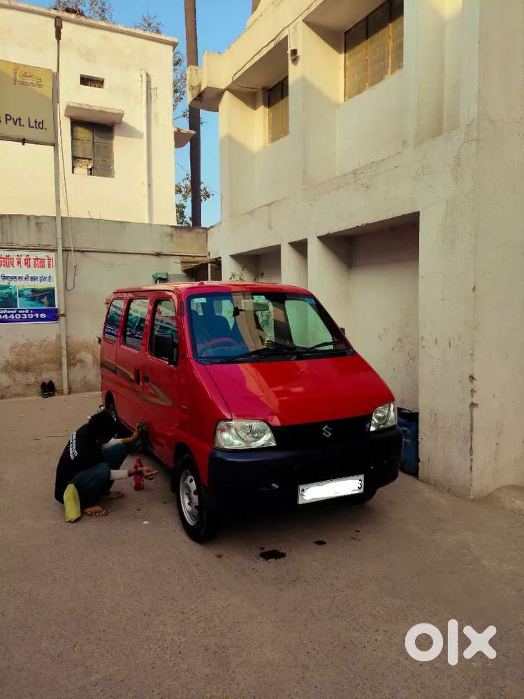 Maruti Eeco Showroom Condition Very Less Driven Car At Lowest Price