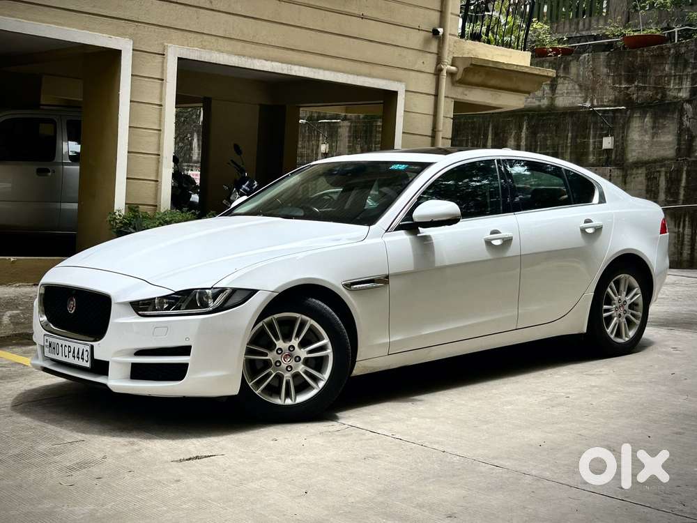 Jaguar Xe Portfolio, 2017, Petrol
